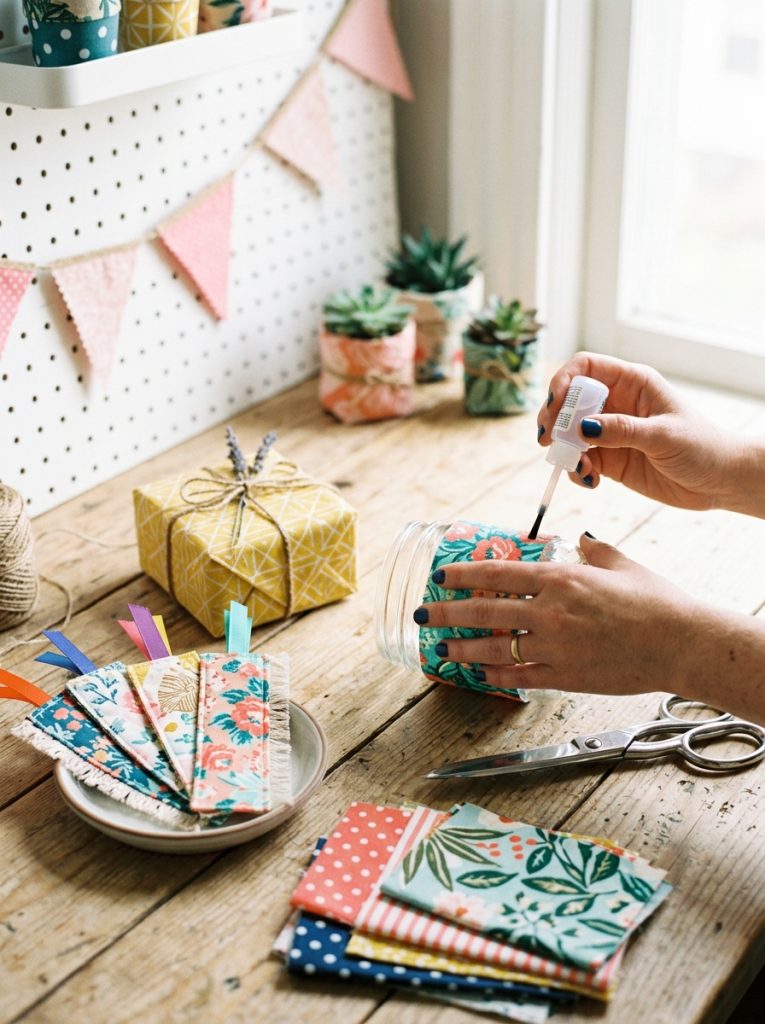 simple no sew fabric craft ideas with bookmarks gift wrap wrapped vases and simple fabric decorations made by cutting and gluing 